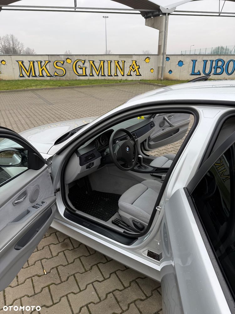 BMW Seria 3 318i - 7