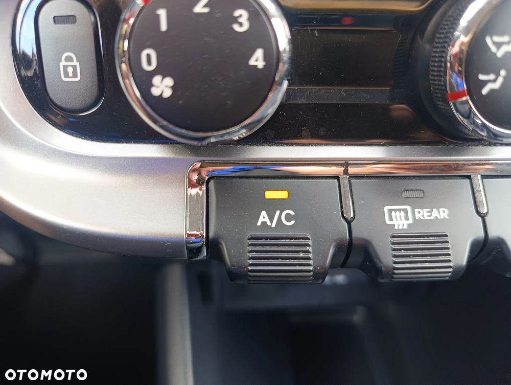 Kia Rio 1.2 Attract - 21