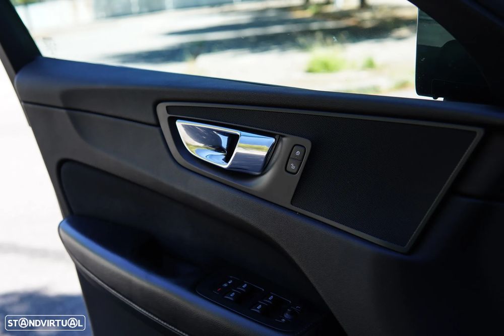 Volvo XC 60 2.0 T8 PHEV Momentum Plus AWD - 50