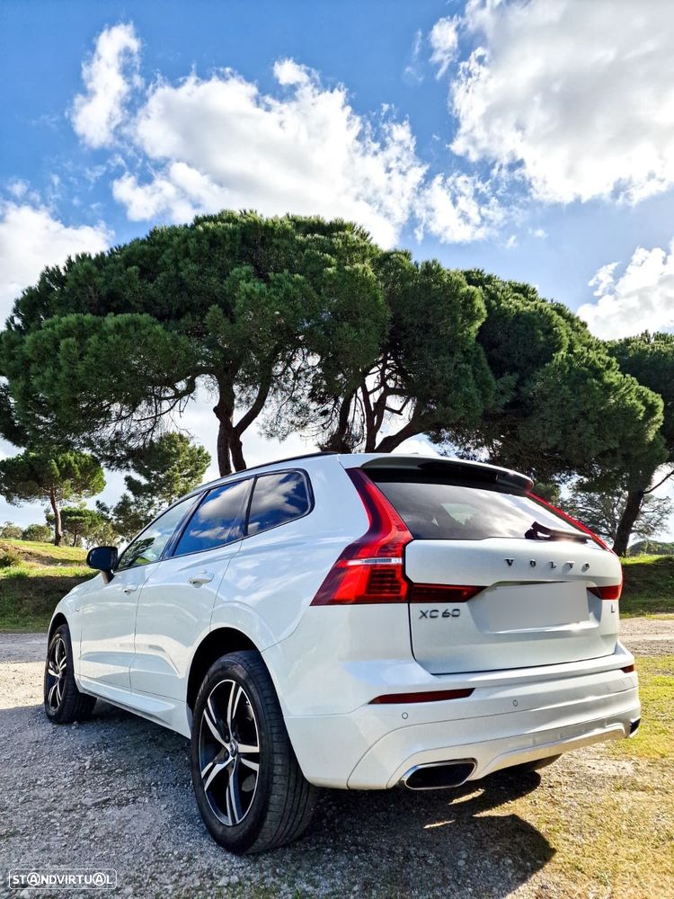 Volvo XC 60 2.0 T6 PHEV R-Design AWD — fotografia 15