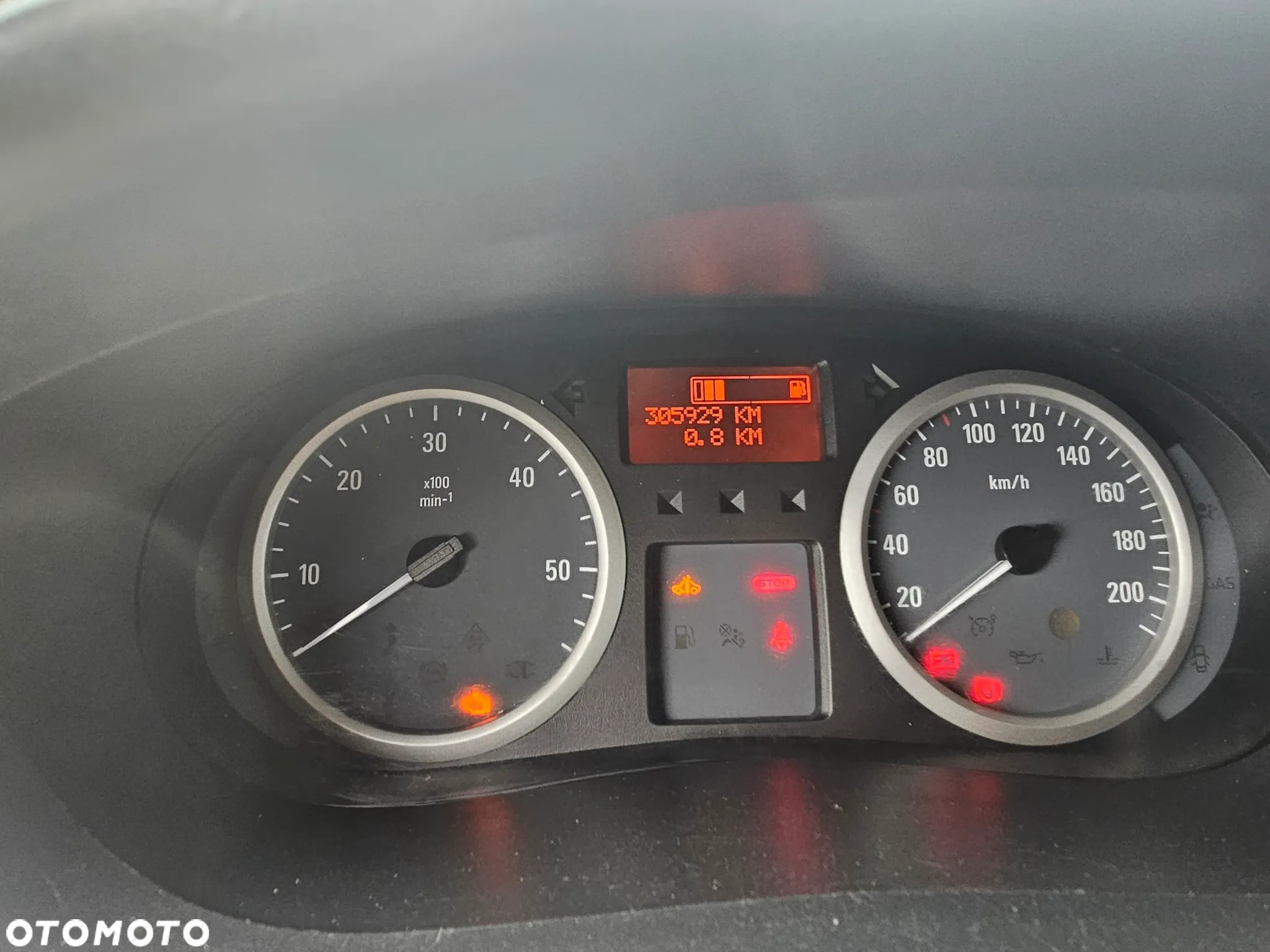 Opel Vivaro - 11