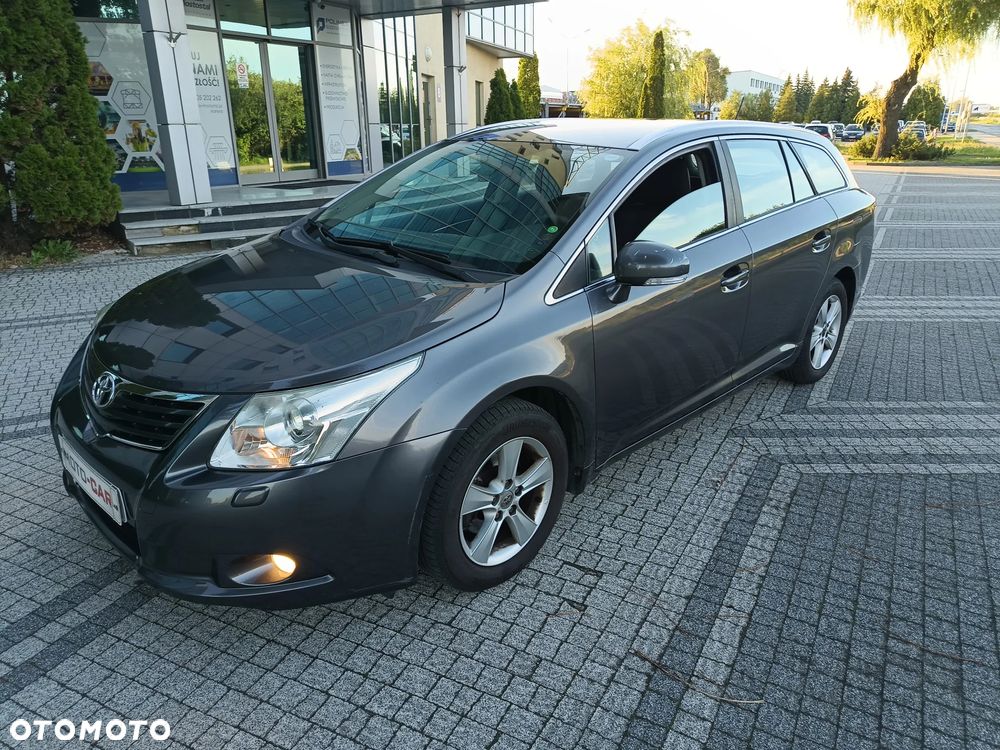 Toyota Avensis 1.6 Life - 1