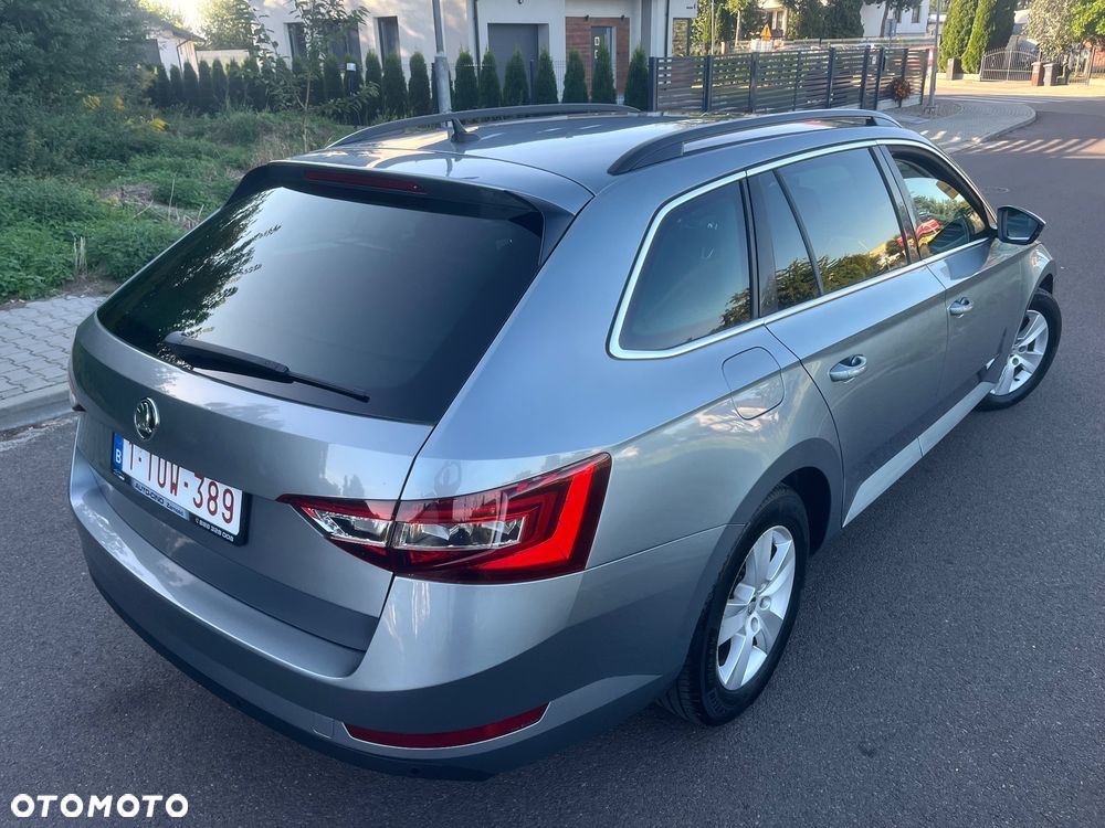 Skoda Superb 2.0 TDI DSG Style - 8