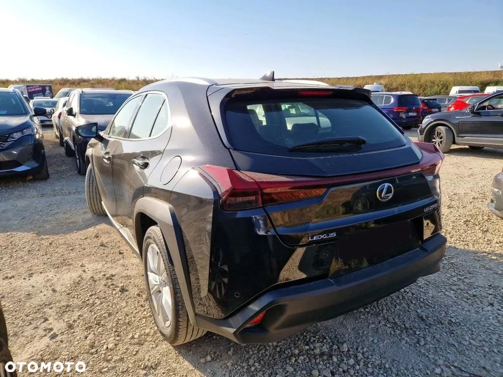 Lexus UX - 4