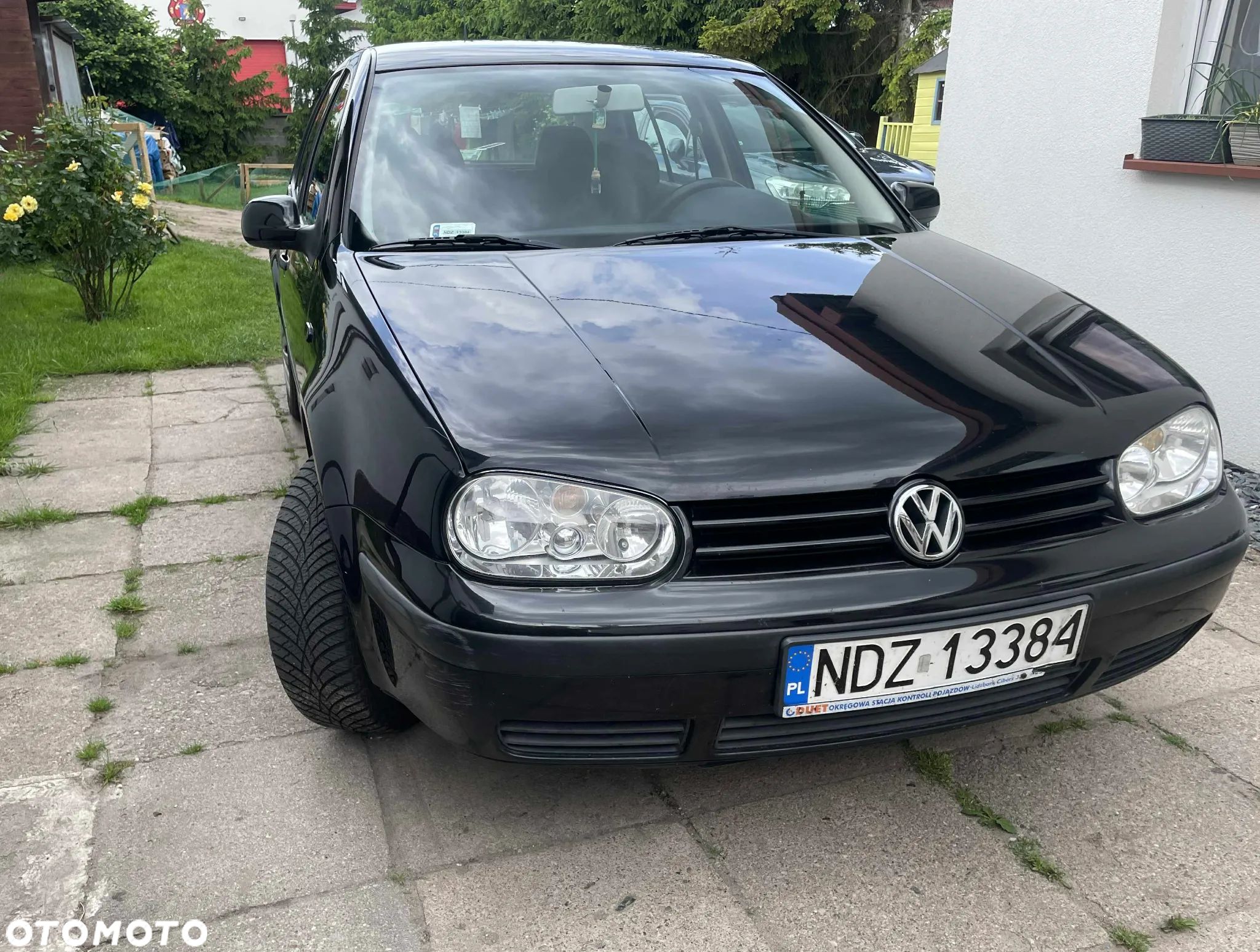 Volkswagen Golf - 1