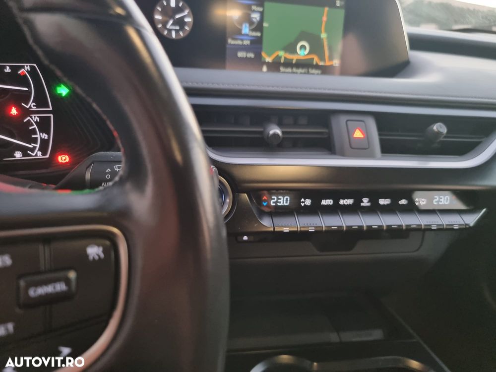 Lexus UX - 23