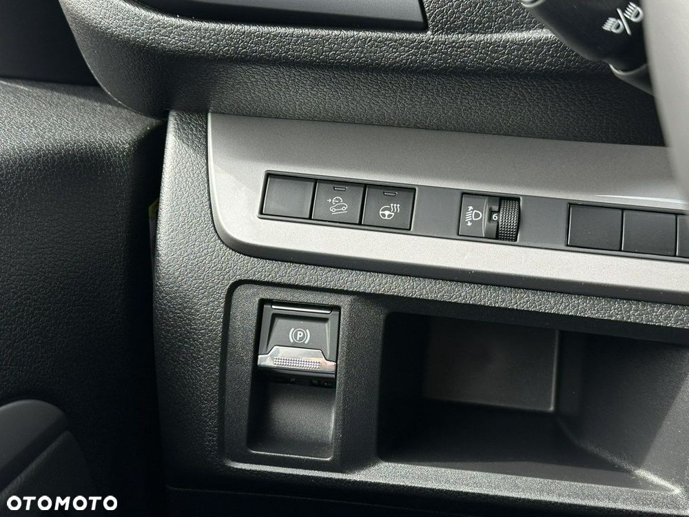 Peugeot Traveller - 39