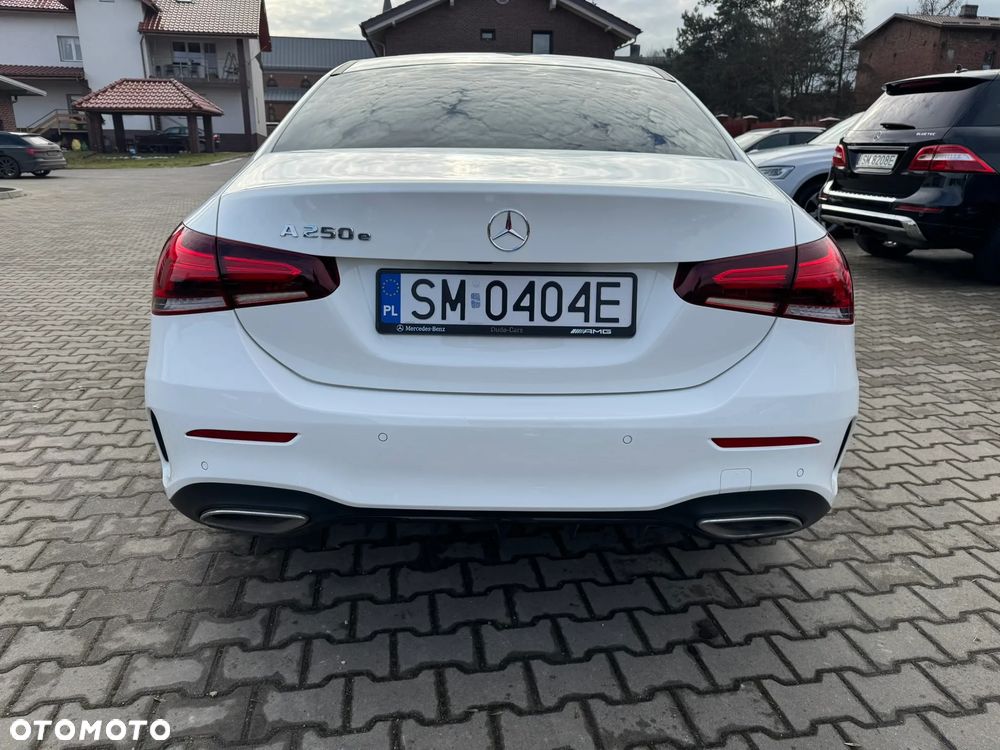 Mercedes-Benz Klasa A 250 e PHEV AMG Line 8G-DCT - 4