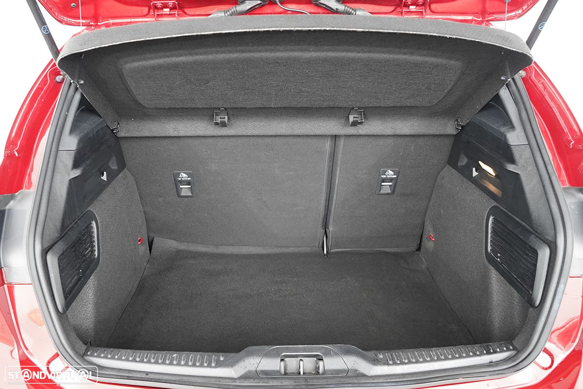 Ford Focus 1.0 EcoBoost MHEV ST-Line - 23