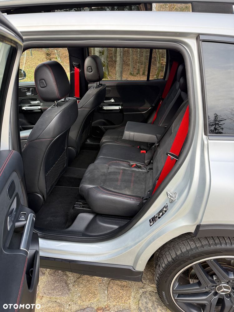Mercedes-Benz GLB - 21