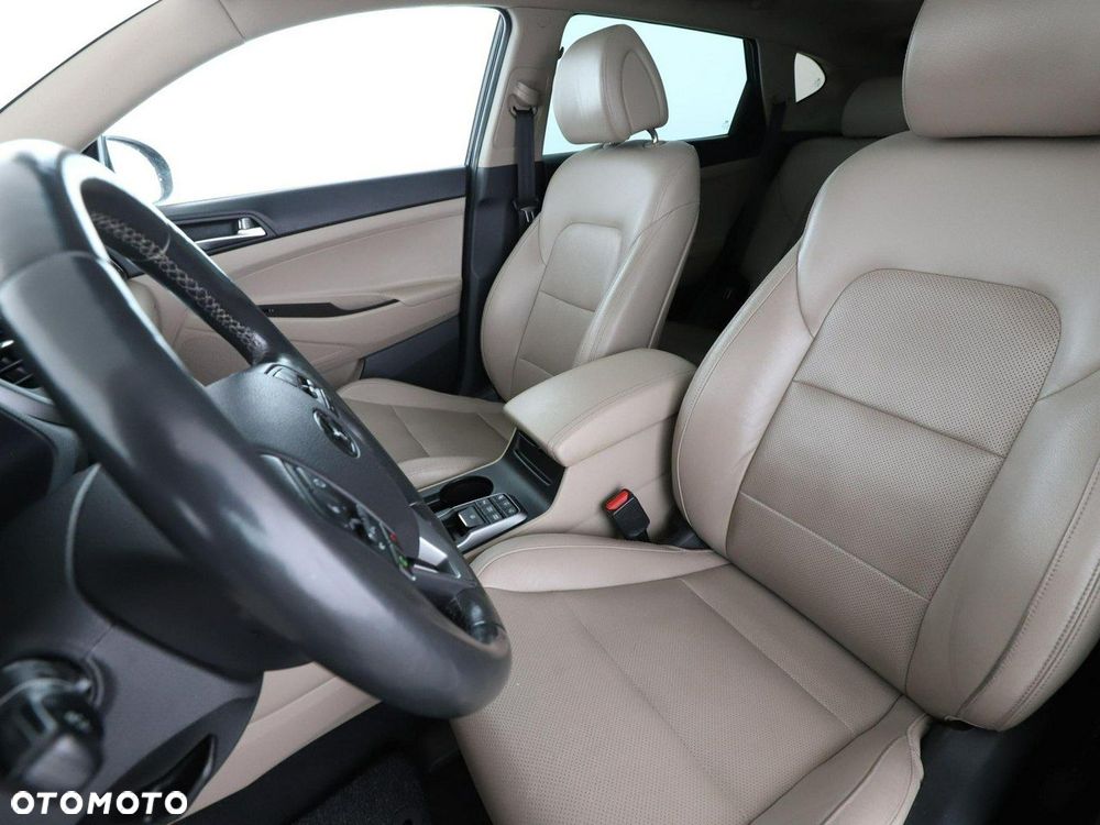 Hyundai Tucson 1.7 CRDI BlueDrive Style 2WD DCT - 14