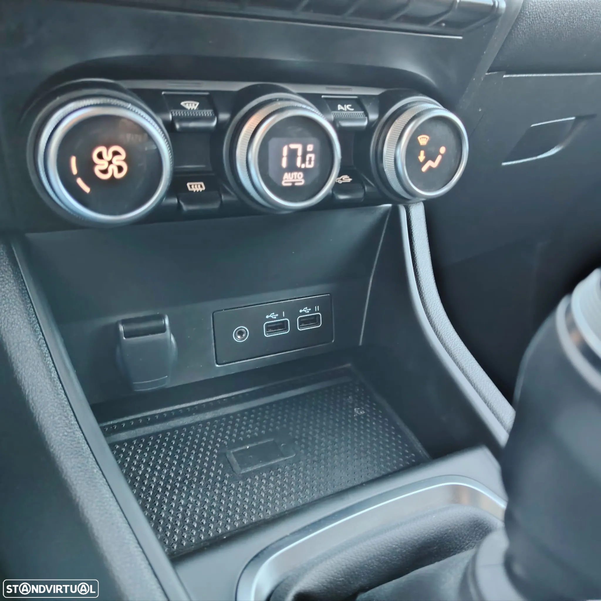 Renault Captur 1.0 TCe Techno Bi-Fuel - 19