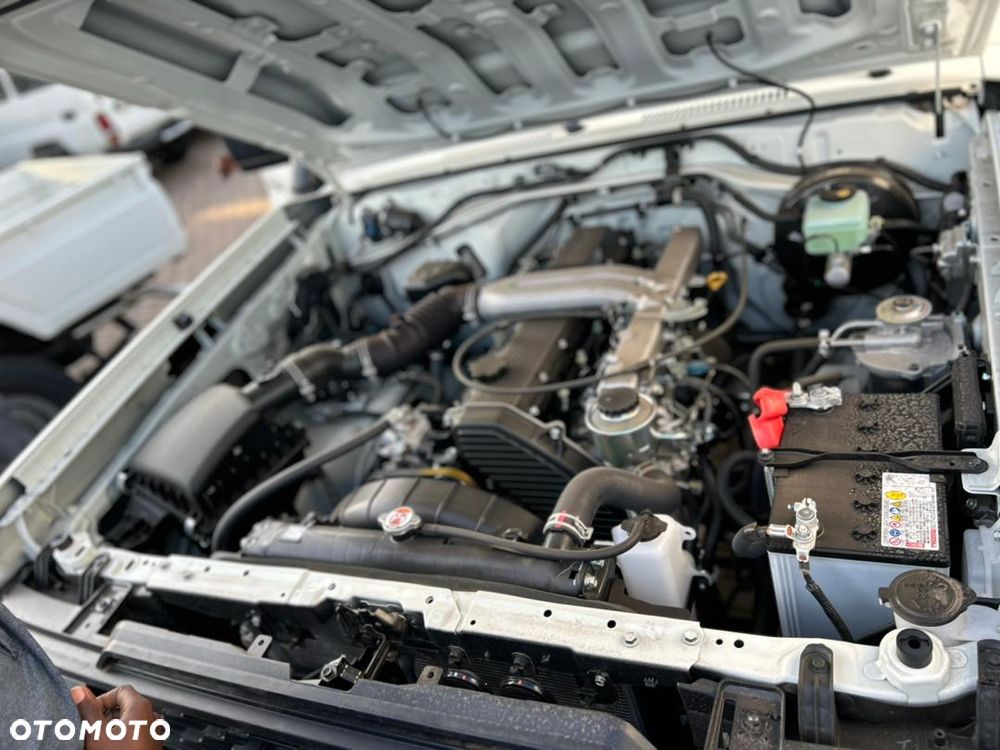 Toyota Land Cruiser - 5