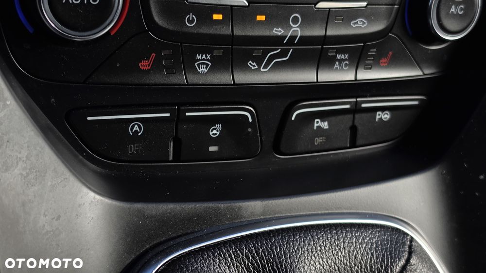 Ford Kuga 1.5 EcoBoost FWD Titanium ASS - 36