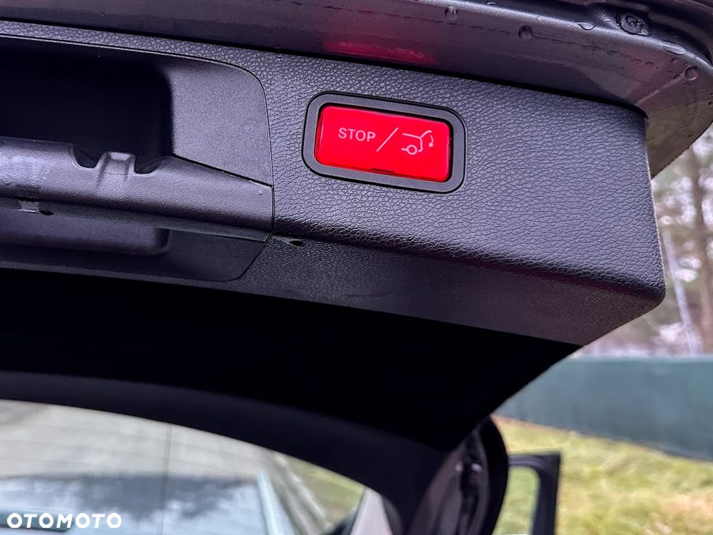 Mercedes-Benz Klasa E 200 9G-TRONIC Avantgarde - 33