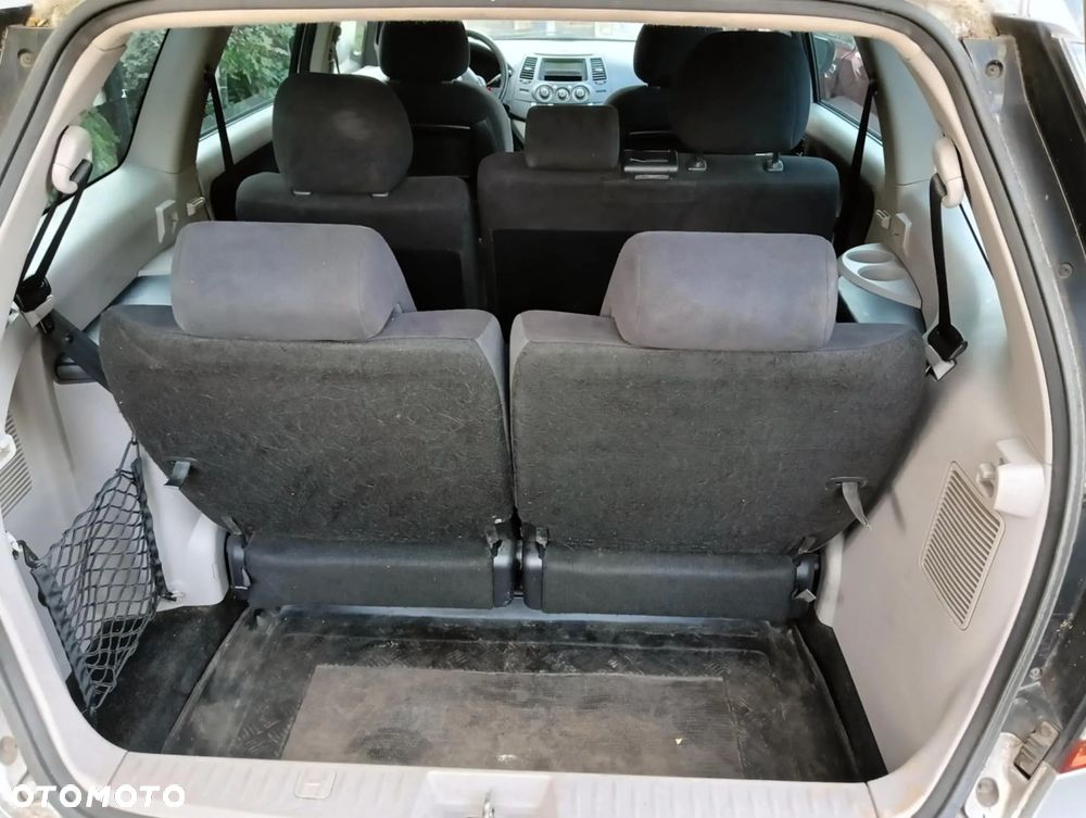 Mitsubishi Grandis 2.0 DI-D 6-Sitzer Intense - 10