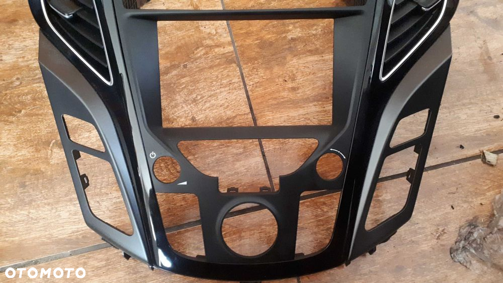 Hyundai i40 lift panel środkowy ramka radia - 2