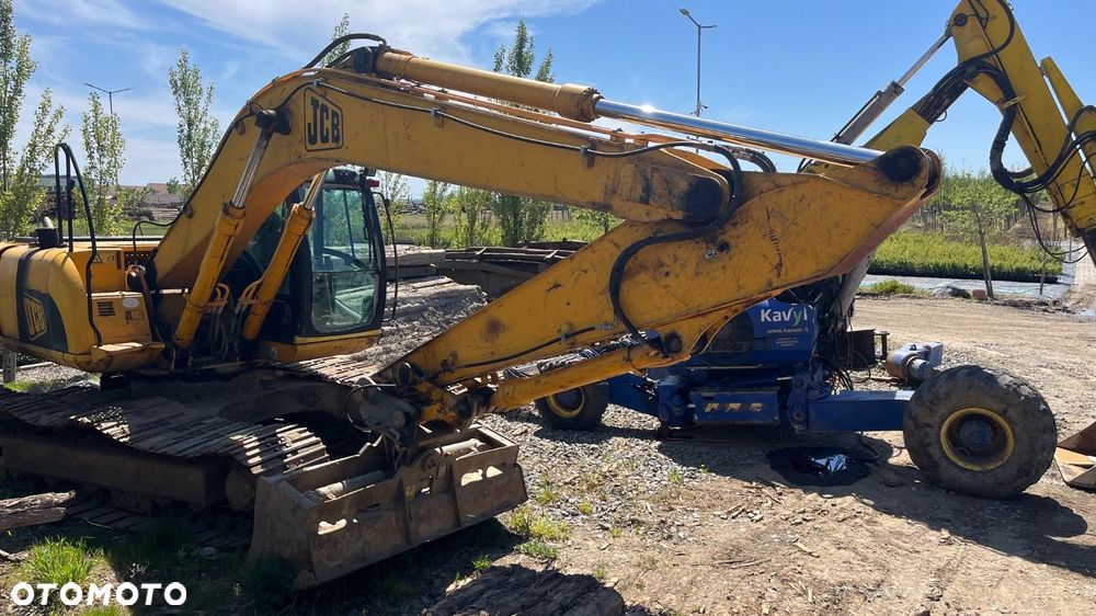 JCB Js 220 - 33