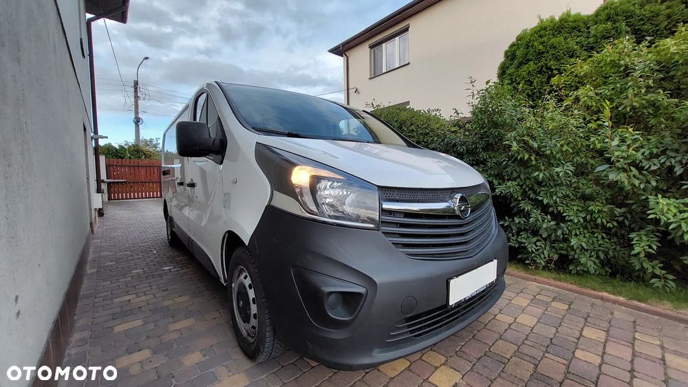 Opel Vivaro - 1