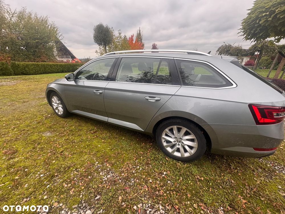 Skoda Superb 2.0 TDI Style DSG - 8