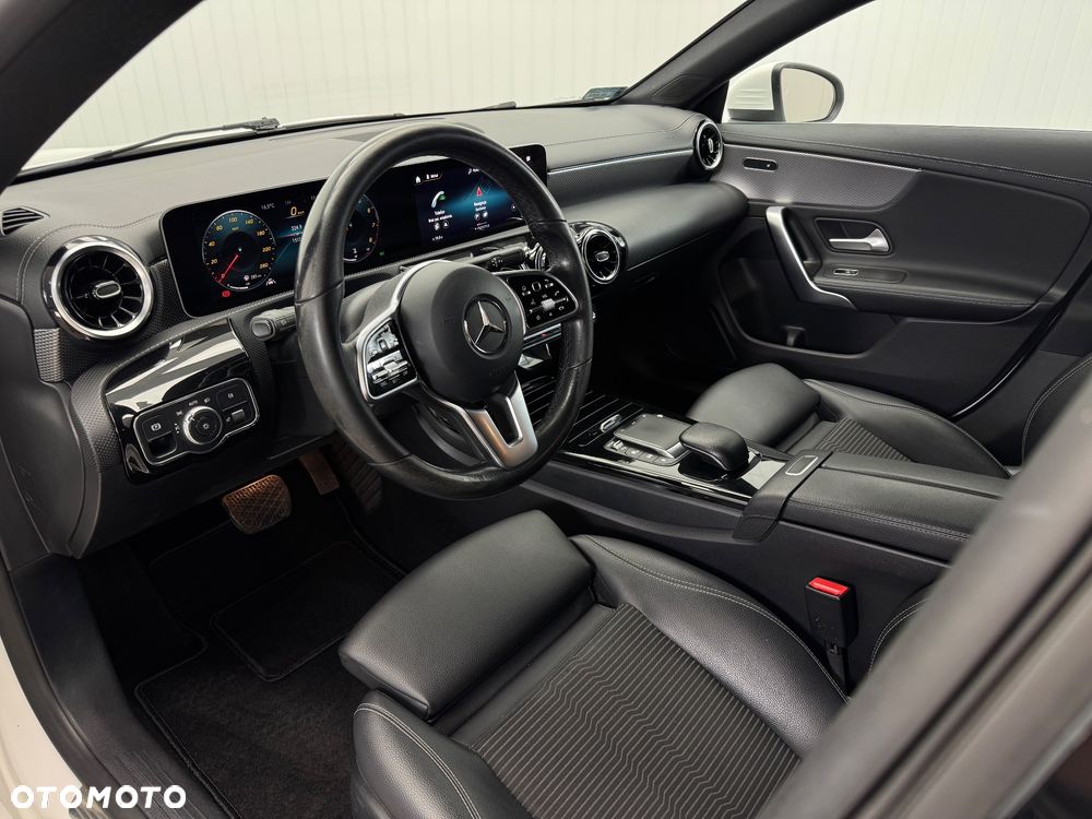 Mercedes-Benz CLA 180 7G-DCT - 5