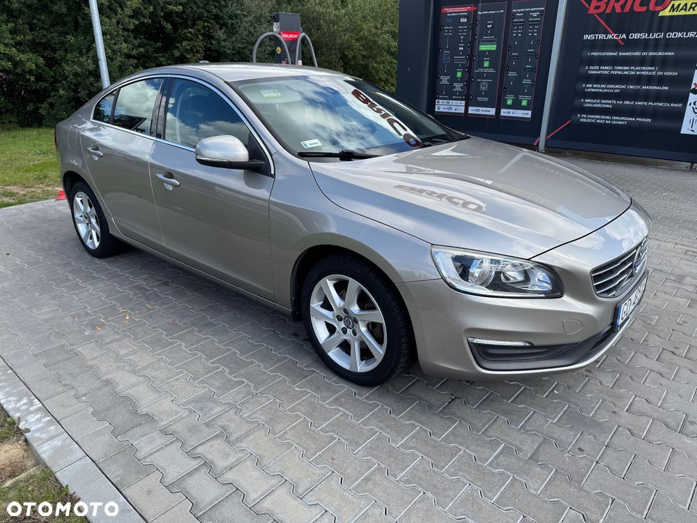 Volvo S60 T3 Momentum - 4