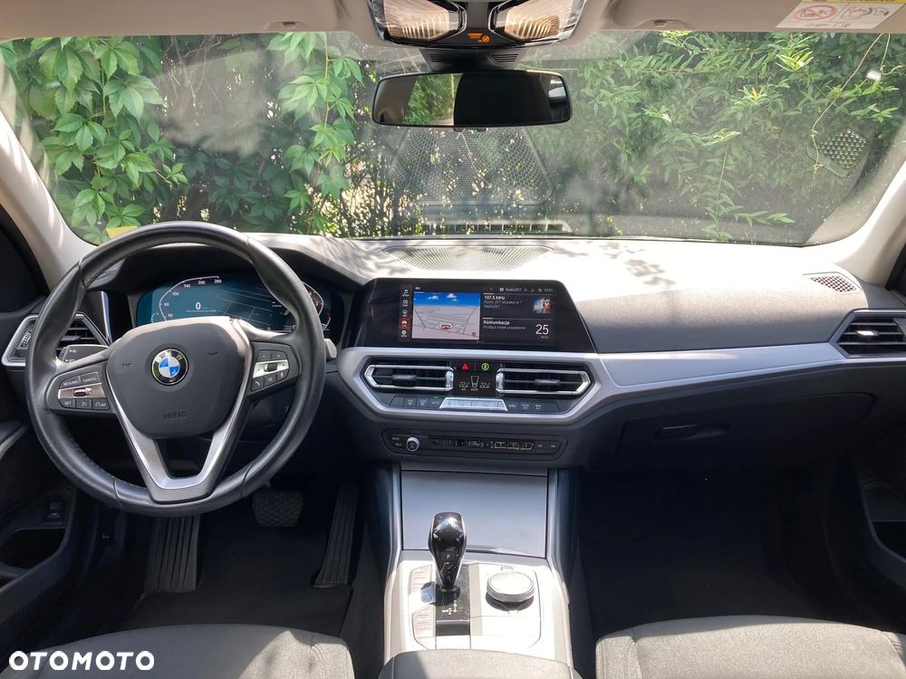 BMW Seria 3 318i Advantage - 17