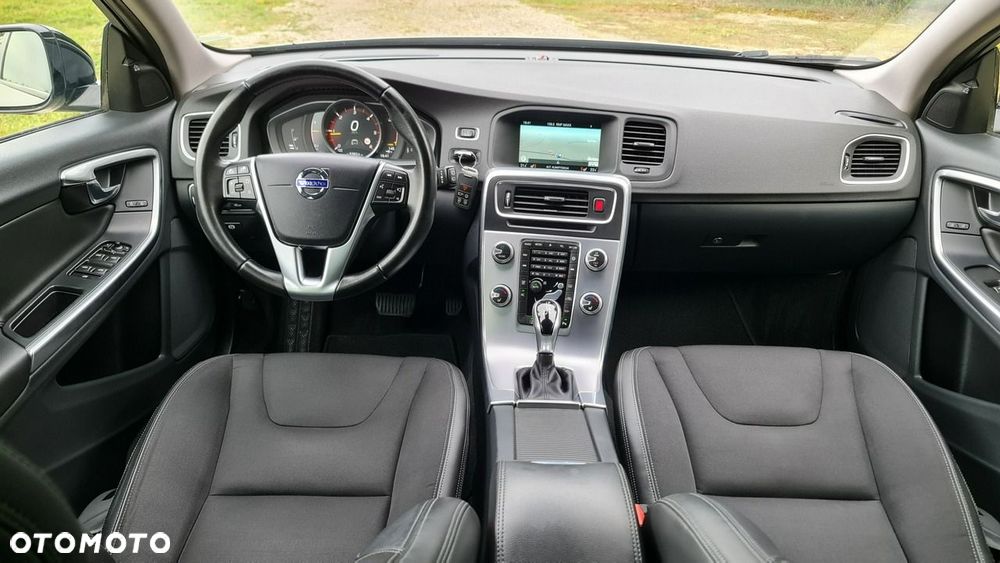 Volvo V60 Cross Country D3 Geartronic Momentum - 6