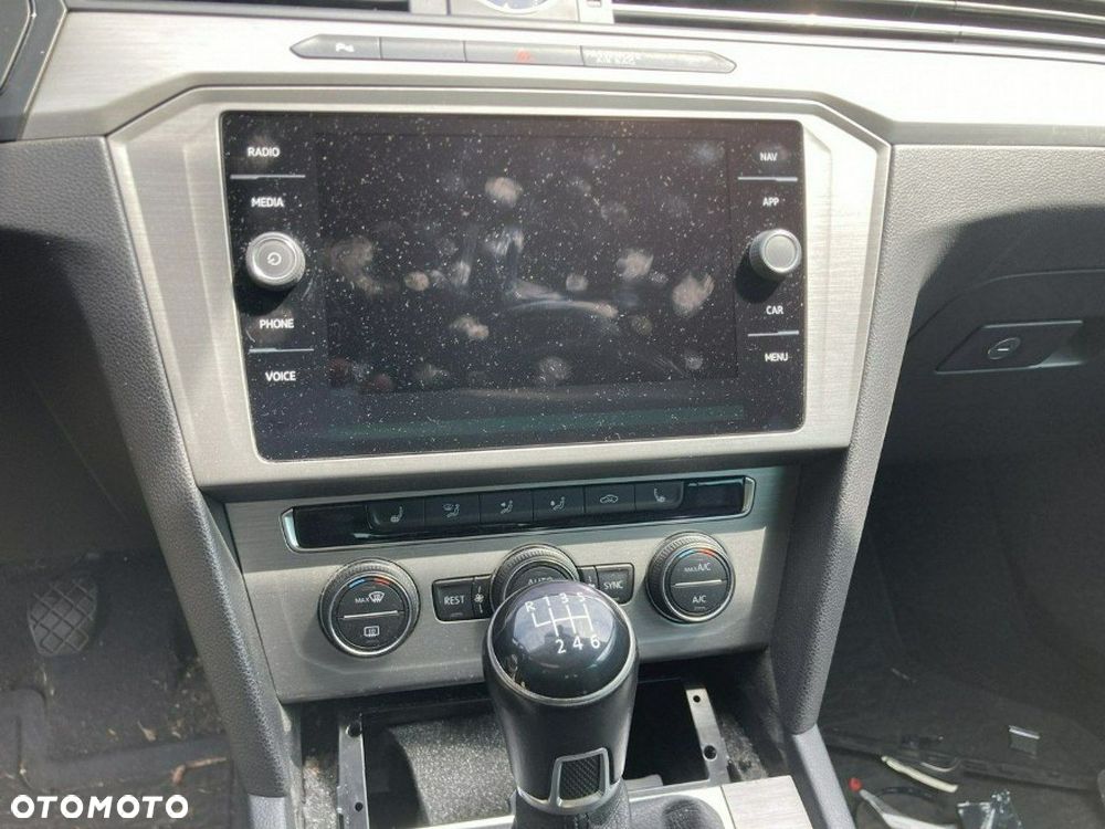 Volkswagen Passat Variant - 8