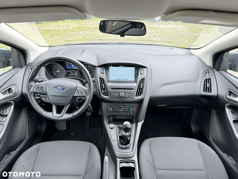 Ford Focus - 25
