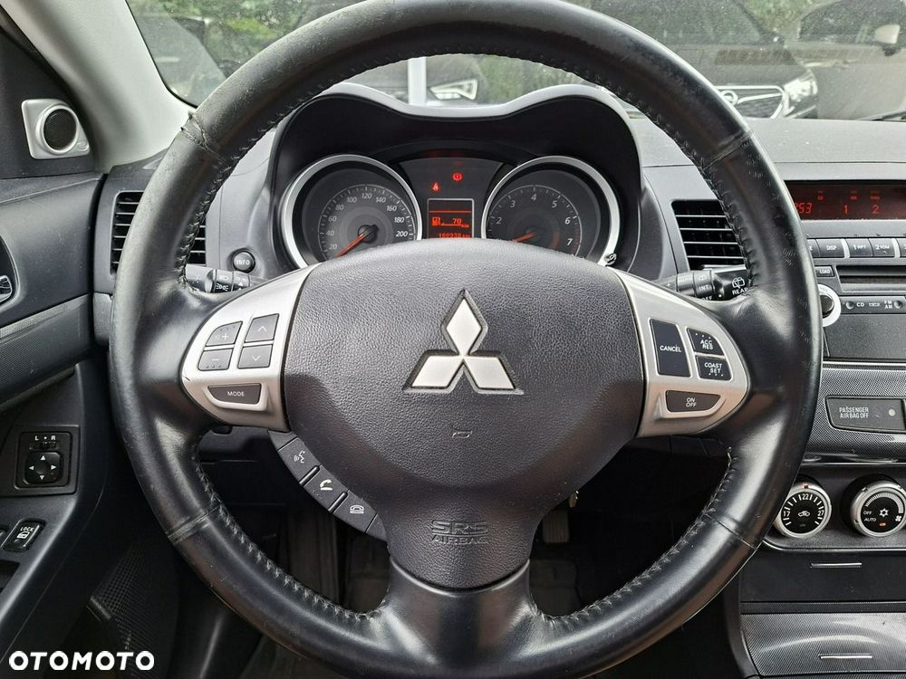 Mitsubishi Lancer - 16