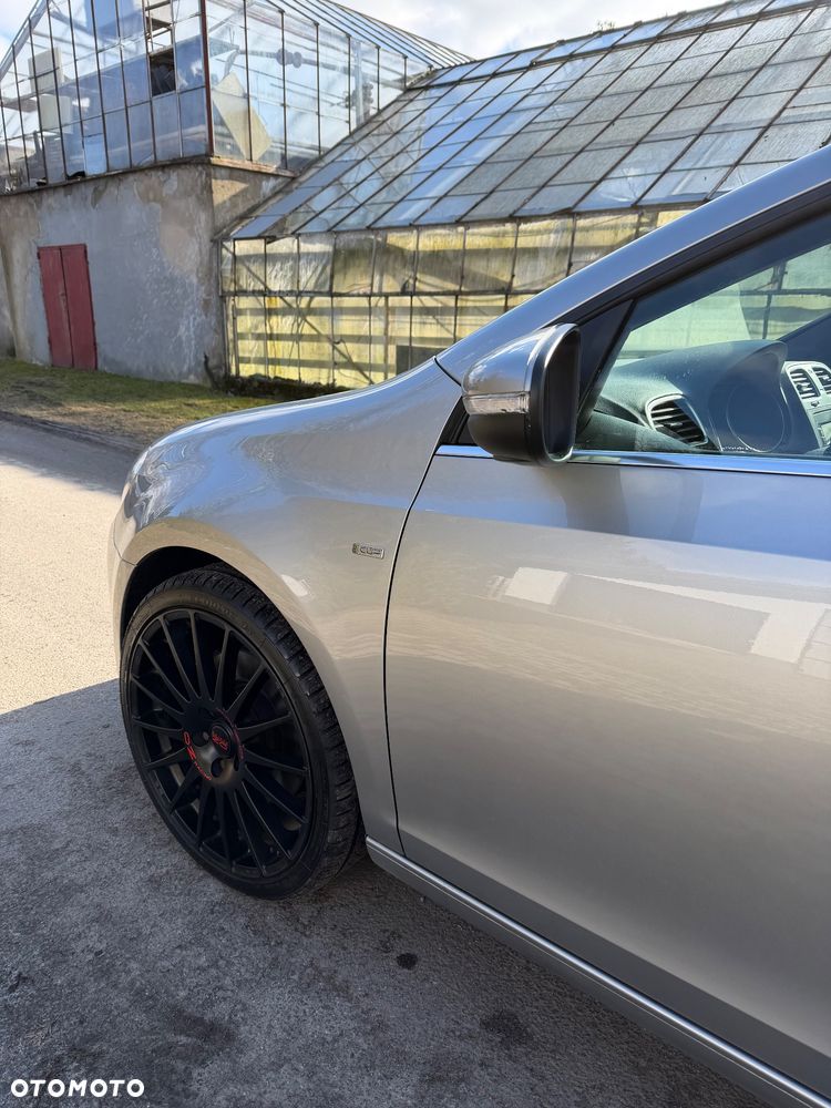 Volkswagen Golf - 10