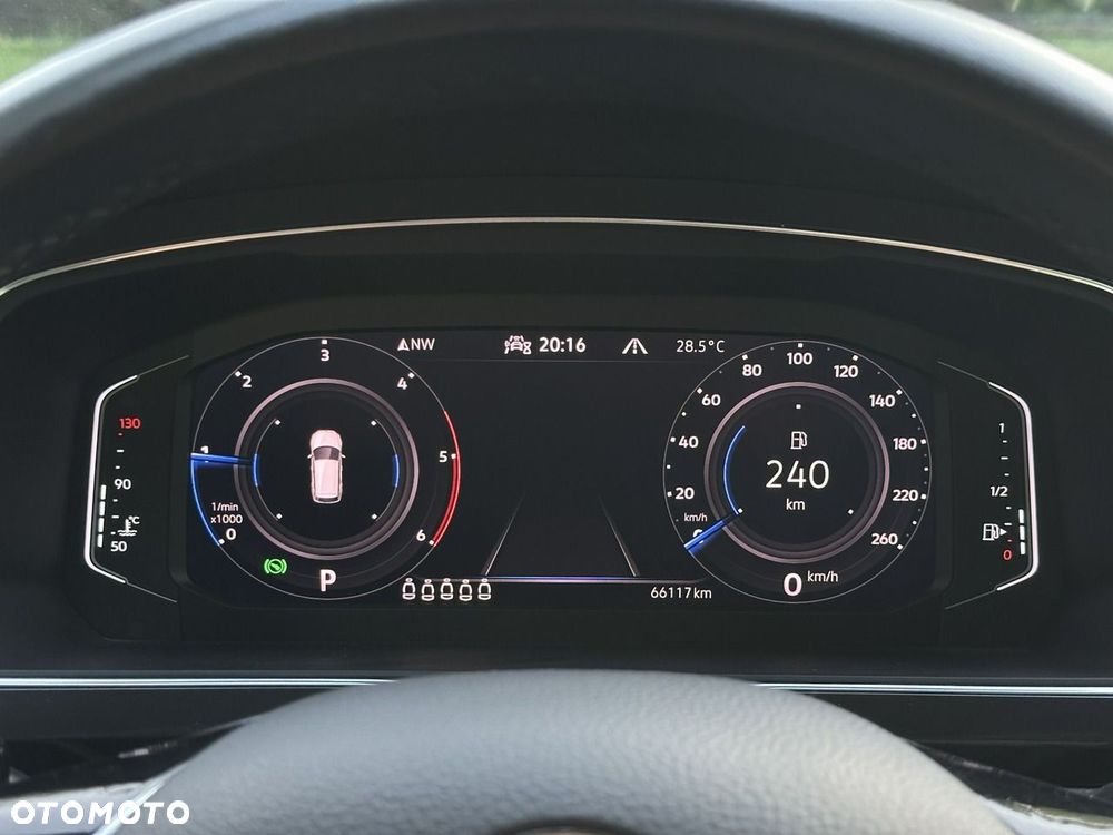 Volkswagen Tiguan Allspace - 17