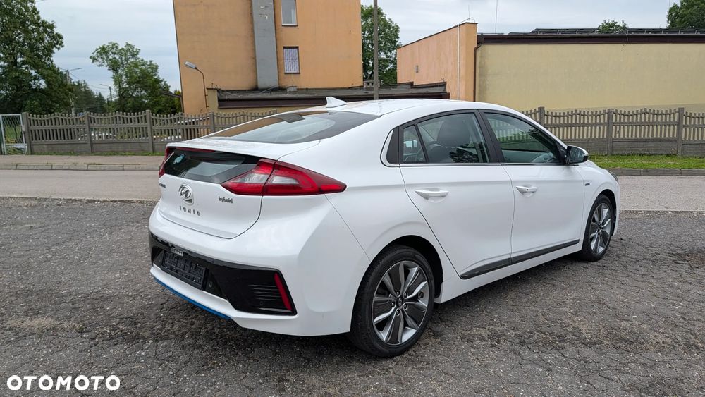 Hyundai IONIQ 1.6 GDI Premium - 4