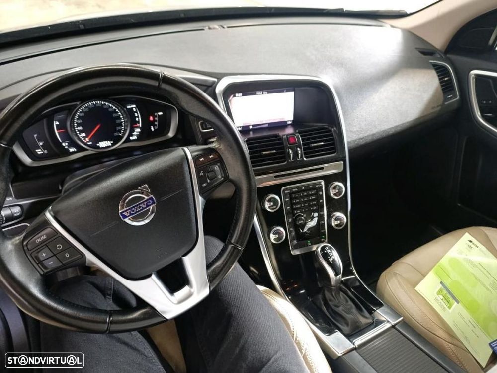 Volvo XC 60 2.0 D4 Dynamic Edition Geartronic - 4