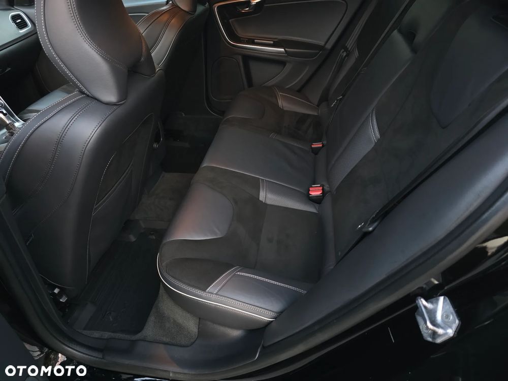 Volvo V60 D3 Geartronic R-Design - 20