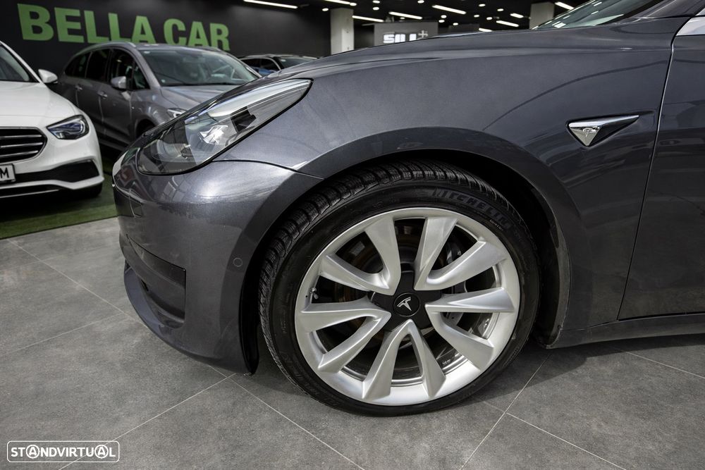 Tesla Model 3 Standard Range Plus RWD - 3