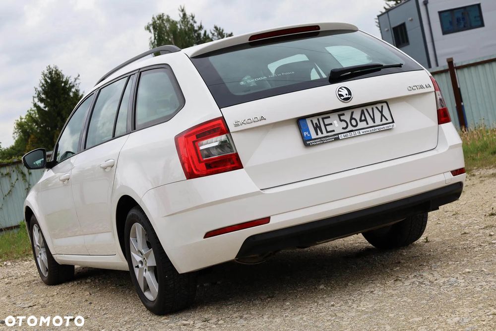 Skoda Octavia 2.0 TDI Ambition DSG - 6