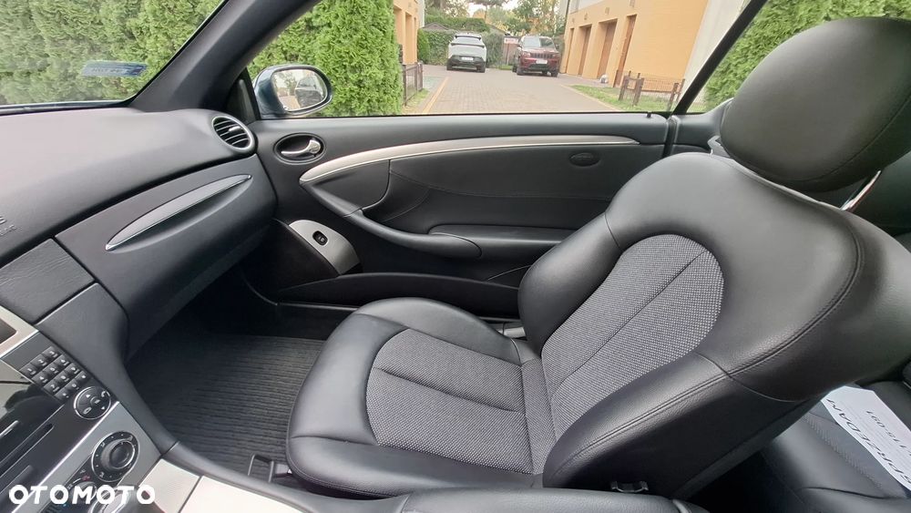 Mercedes-Benz CLK - 22