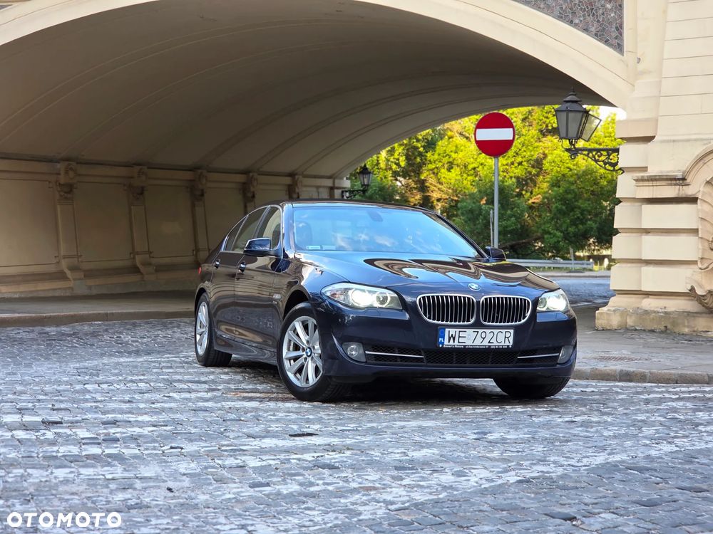 BMW Seria 5 528i xDrive - 25