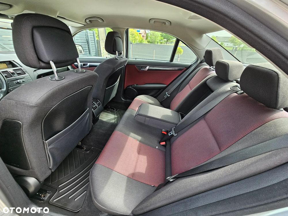 Mercedes-Benz Klasa C 180 Kompressor Automatik Avantgarde - 35