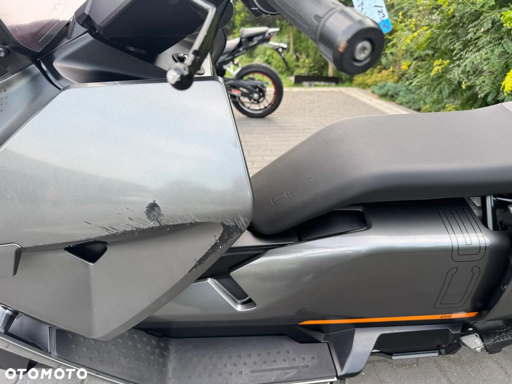 BMW CE 04 - 19