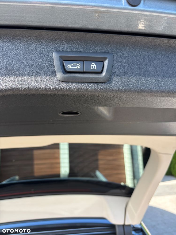 BMW Seria 5 530d xDrive Luxury Line - 7