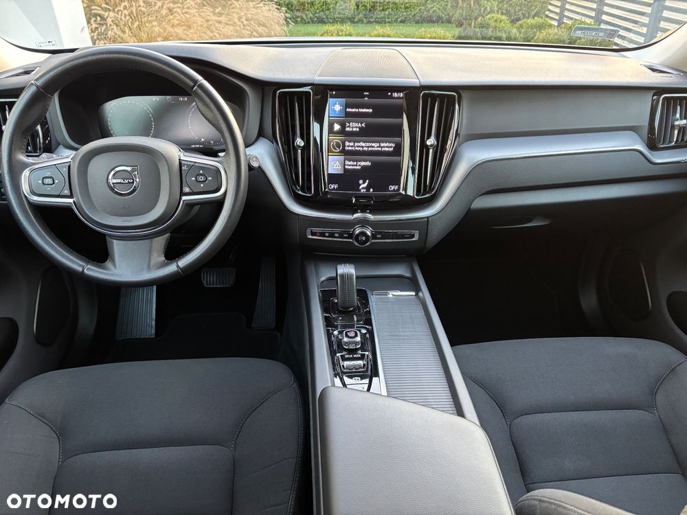 Volvo XC 60 B4 B Momentum Pro - 22