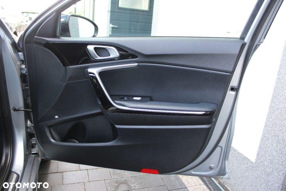 Kia ProCeed - 29