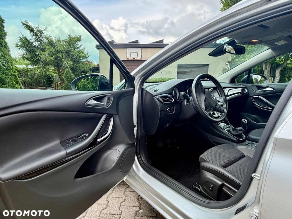 Opel Astra 1.2 T Elegance S&S - 10