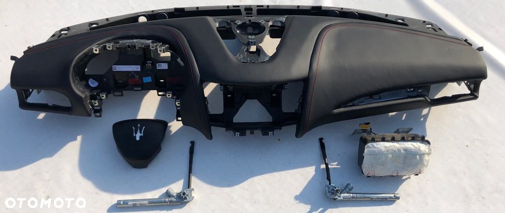 MASERATI LEVANTE GRANTURISMO DESKA KONSOLA KOKPIT PULPIT PÓŁKA PARAPET PODUSZKI POWIETRZNE AIRBAG KURTYNA KURTYNY FOTELA FOTELOWA PASY PAS SRS - 2