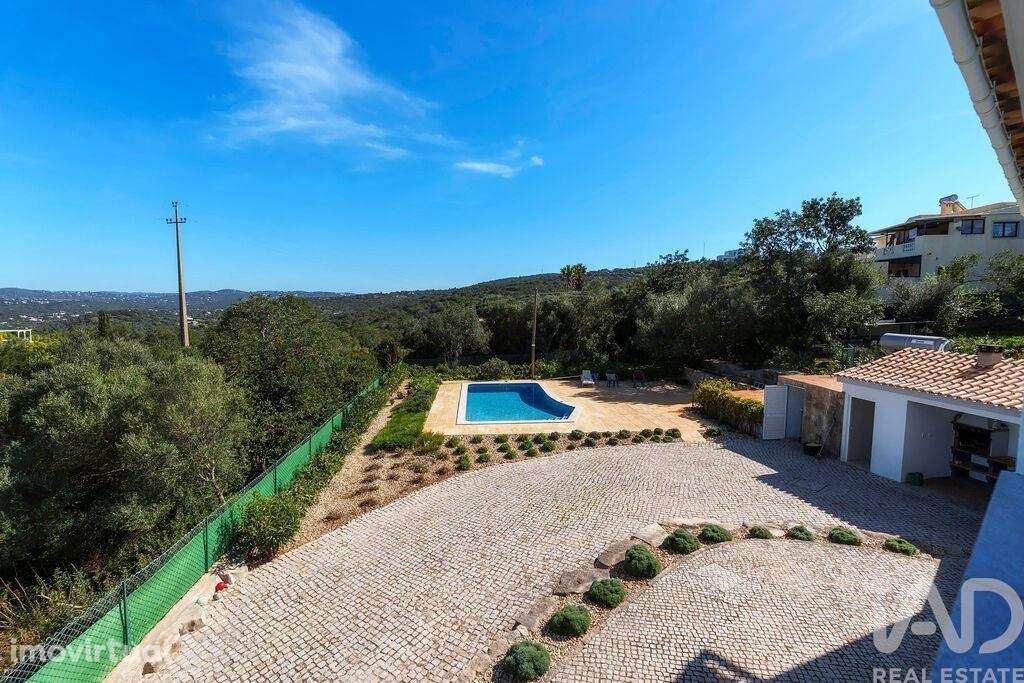 Casa / Villa T3 em Santa Bárbara de Nexe - Grande imagem: 5/37