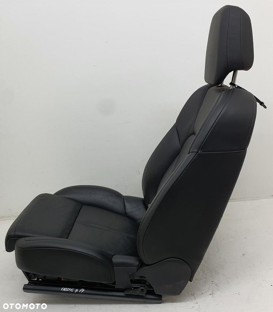 FOTEL PRAWY PRZEDNI PRZÓD PASAŻERA SKÓRA GRZANY PORSCHE CAYENNE II 7P5 EURO - 8