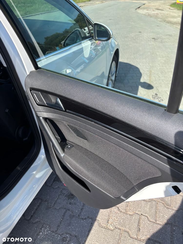 Volkswagen Golf - 23